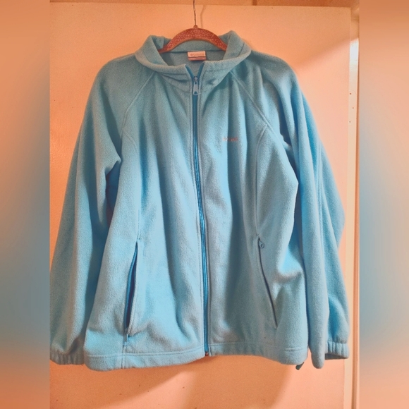 Columbia Jackets & Blazers - Womans Blue Fleece Columbia Jacket